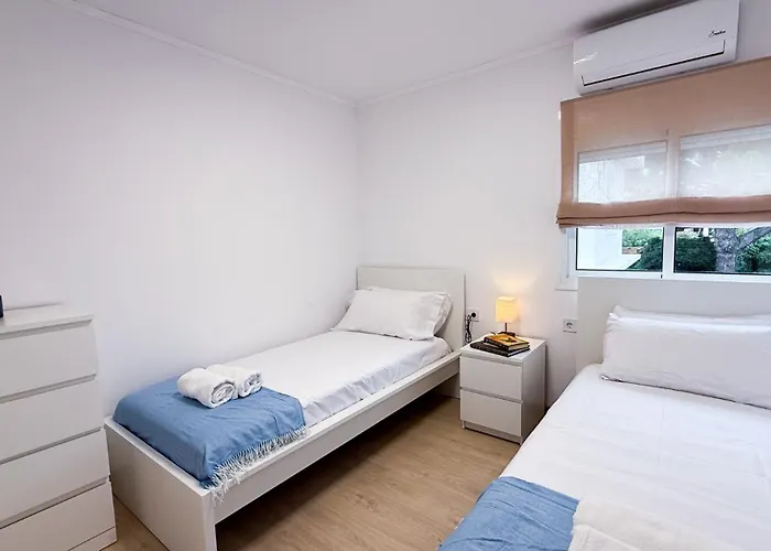109 - Beachside Renovated 1br 5 Min From *