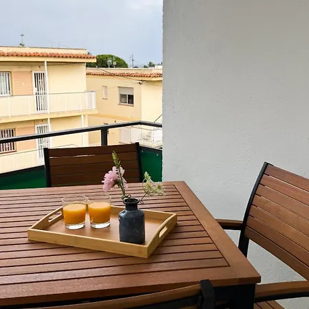 109 - Beachside Renovated 1br 5 Min From *