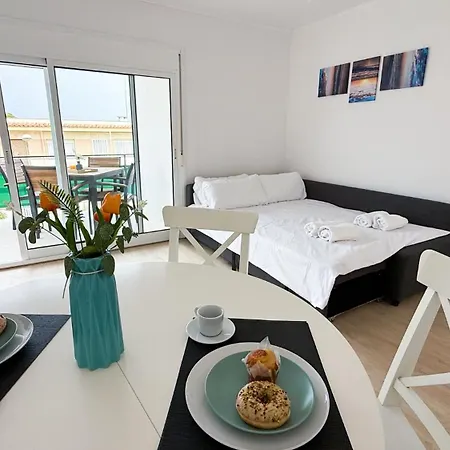 109 - Beachside Renovated 1br 5 Min From